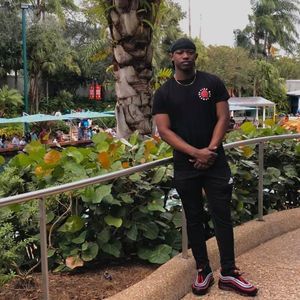 Meet your Posher, Carlos